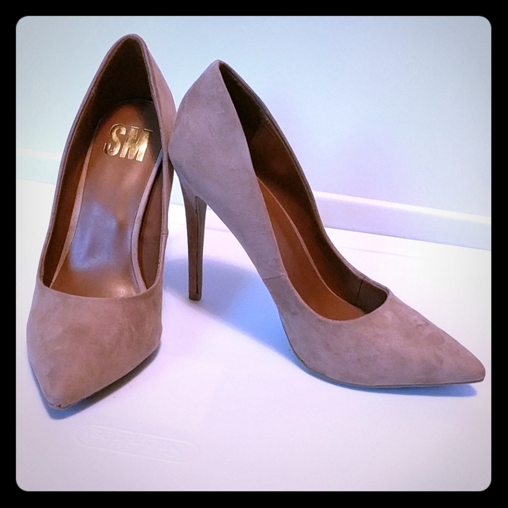 Taupe Pumps